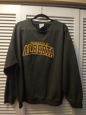 University of Alberta Men's Crewneck Sweatshirt - Dark Green